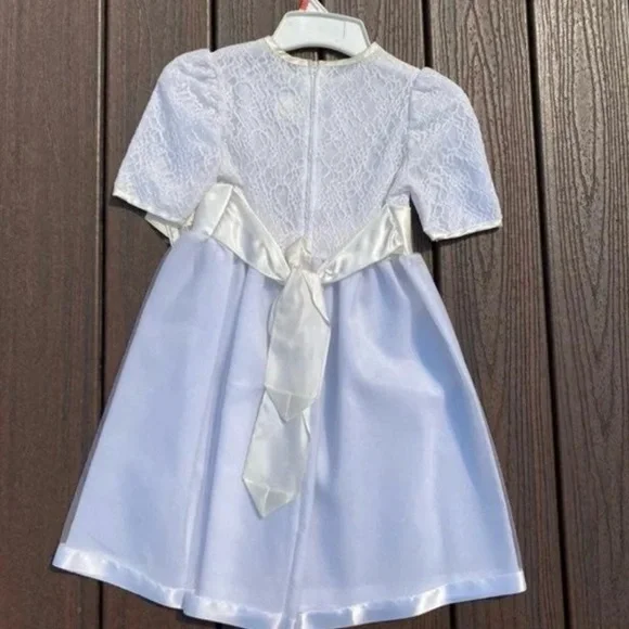 Beautiful White Dress - Size 6X - Picture 6 of 6